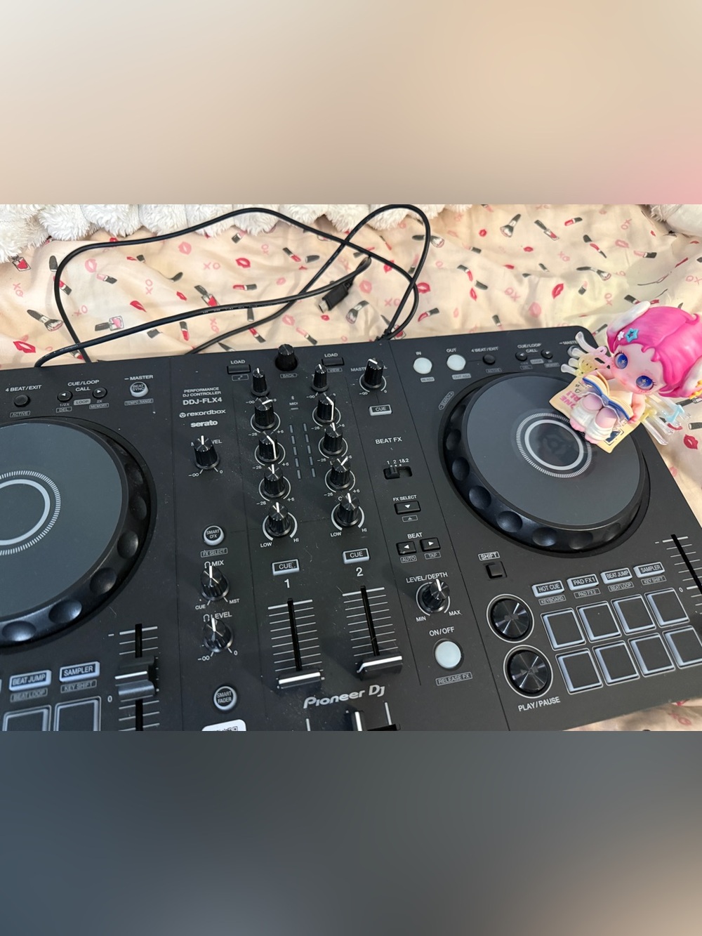 PIONEER Black DDJ-FLX4 Two-Deck DJ Controller - Picture 3 of 3